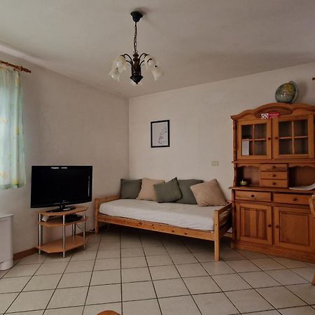 Apartma Na Skdnu Dutovlje Exterior photo