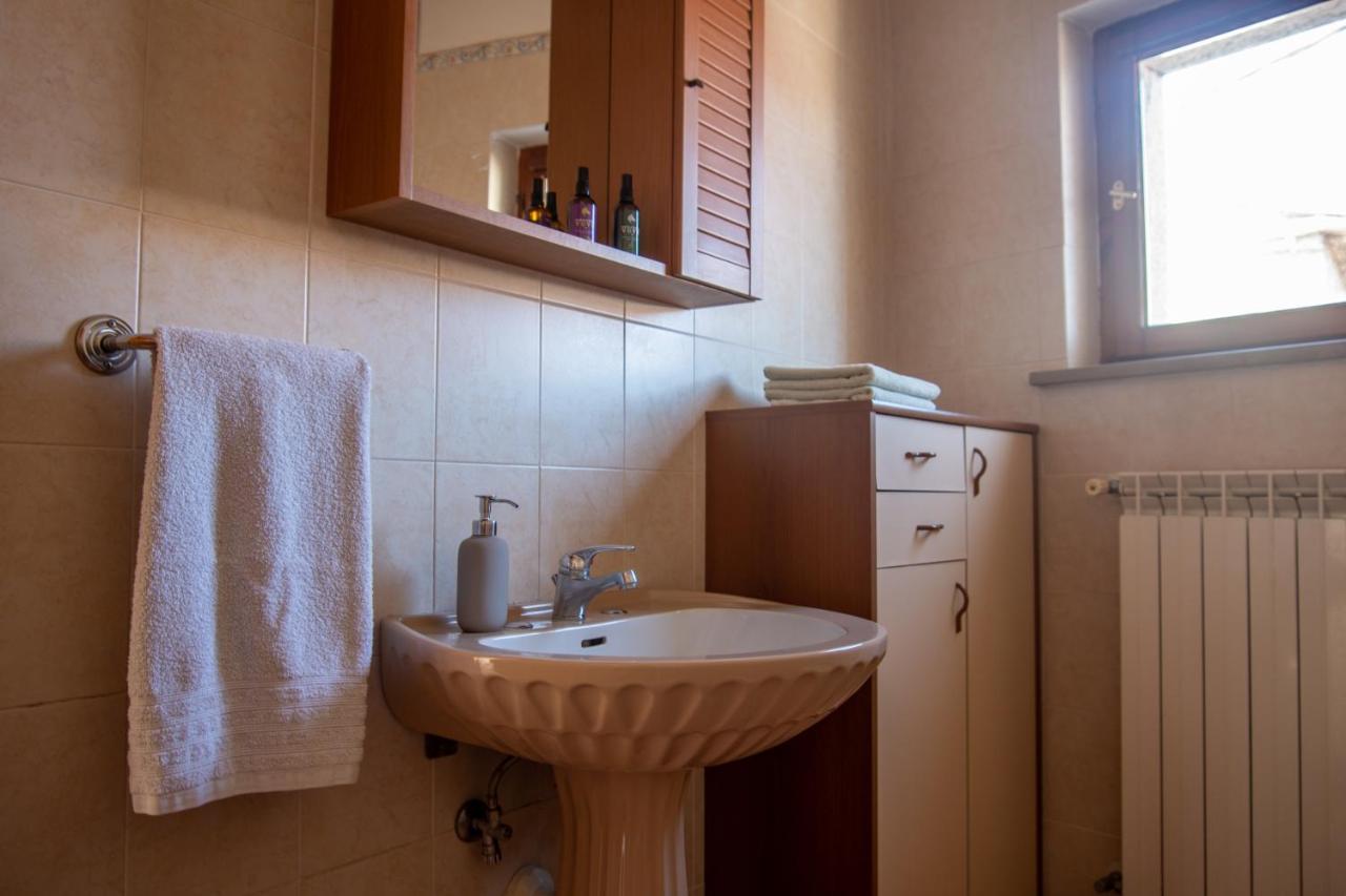 Apartma Na Skdnu Dutovlje Exterior photo